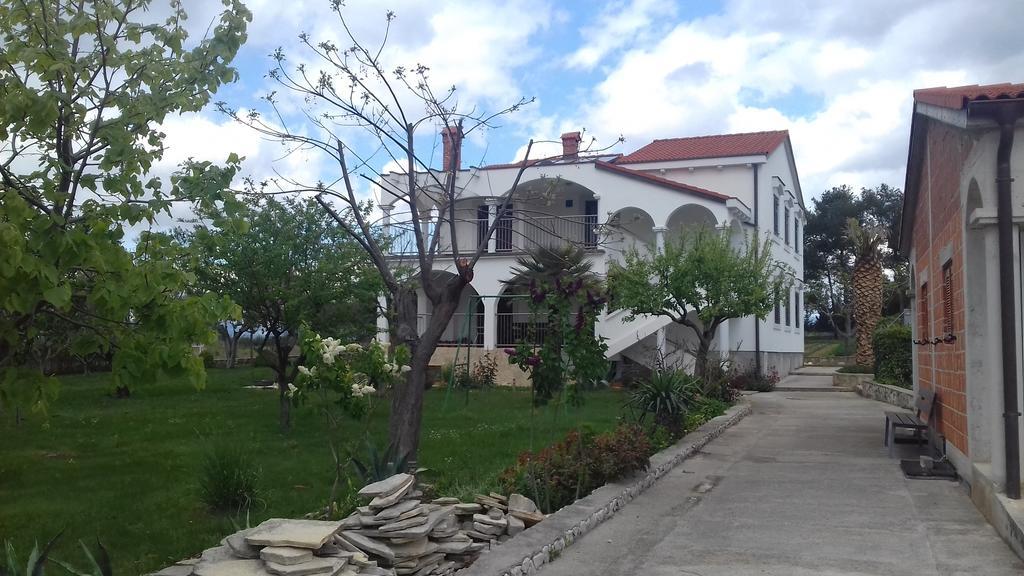 Apartments Pavlovic Ninski Stanovi Buitenkant foto